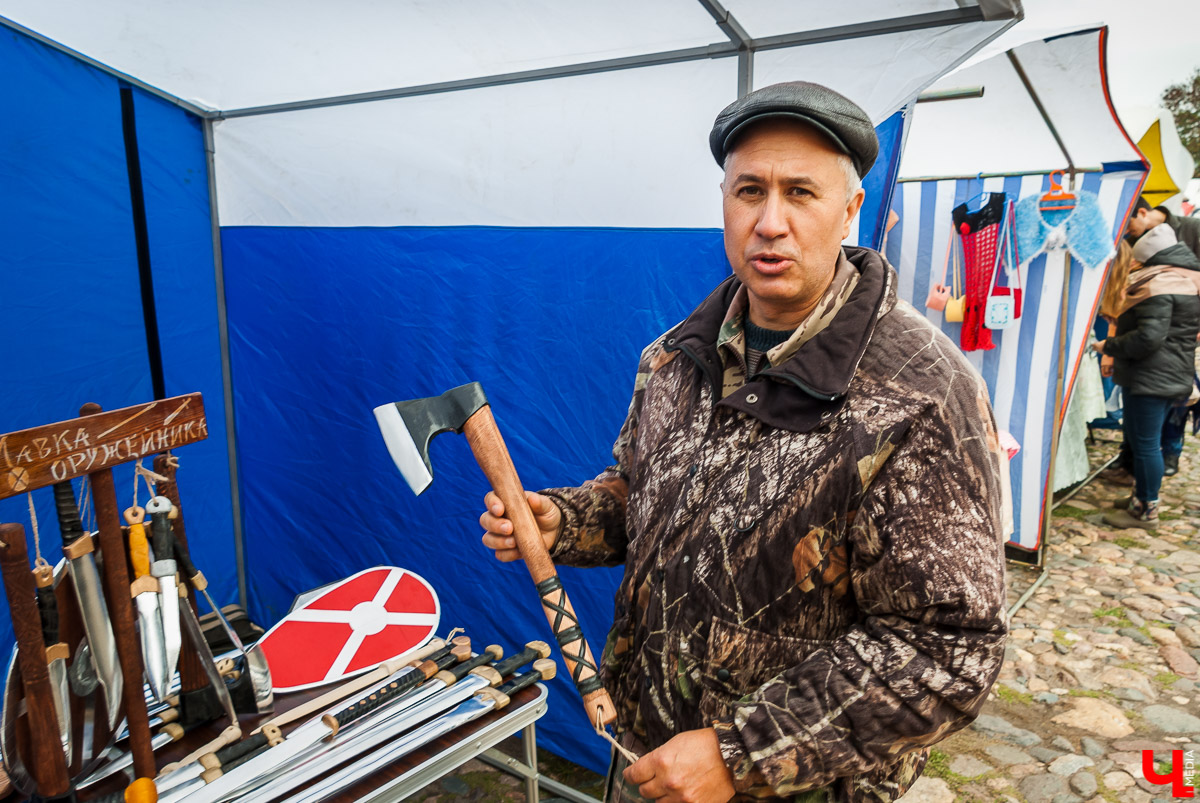 6 октября в Суздале прошла Традиционная Евфросиньевская ярмарка. Мероприятие собрало продавцов и производителей разных товаров из Суздаля и соседних городов