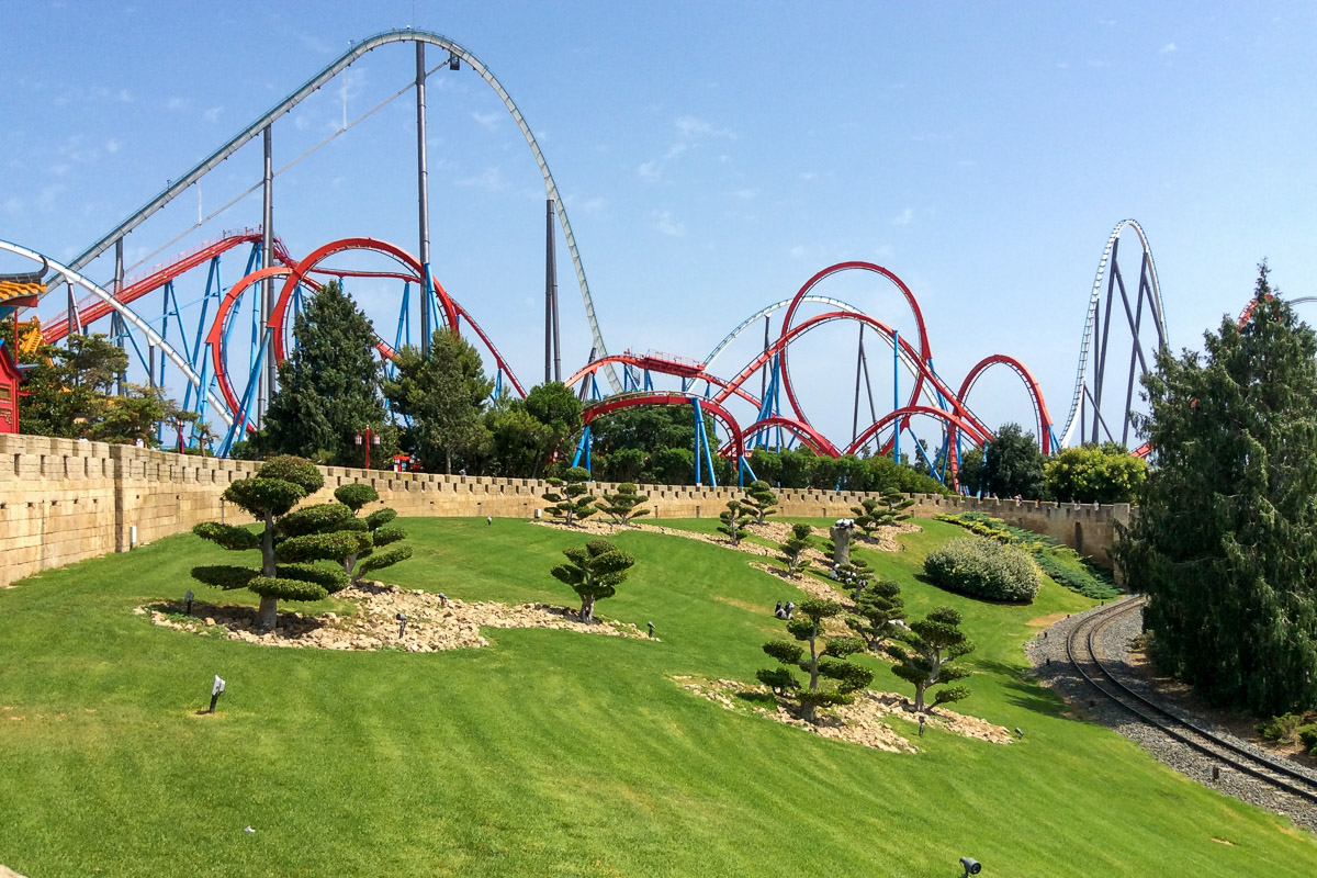 Владимирец Никита Димитрюк побывал в Испании и три дня провел в парке развлечений “Порт Авентура”. Он составил свой рейтинг самых захватывающих аттракционов