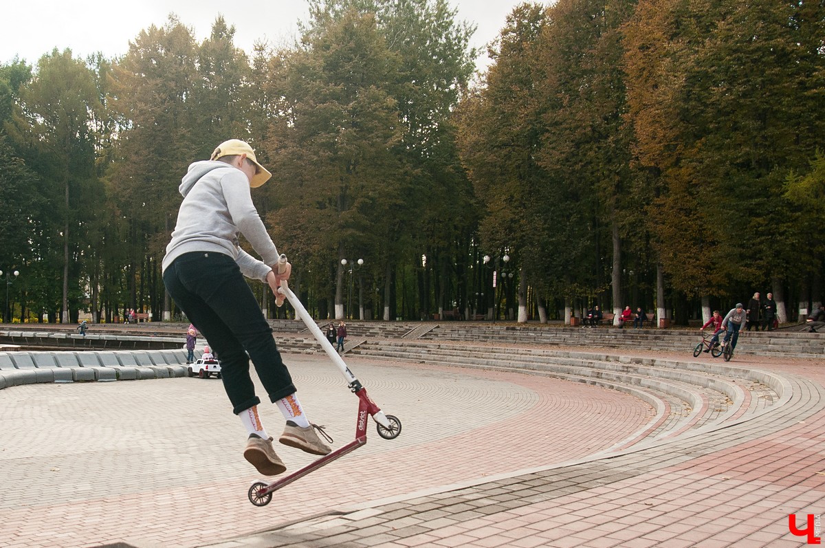Опасные трюки на самокатах