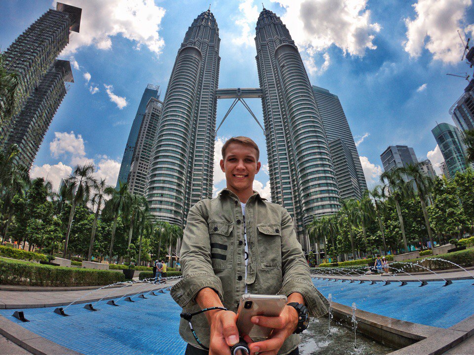 Валентин Пахомов