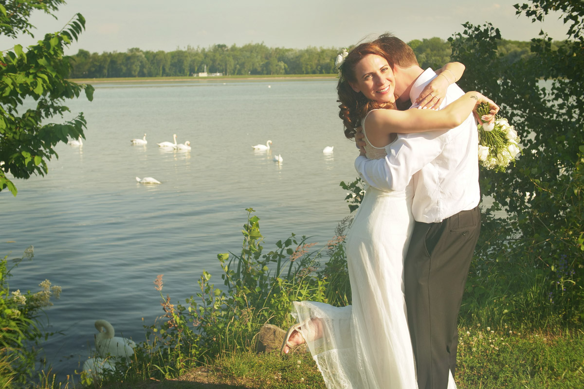 Жительница Владимира Елена Суркова вышла замуж за француского ресторатора Оливье. Свадьбу молодожены праздновали дважды