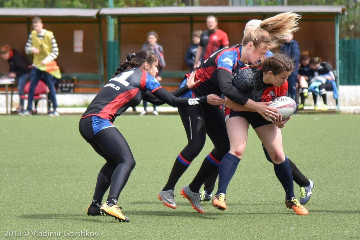 Регбистки из команды Владимирские львы рассказали о том, как попали в этот жёсткий спорт, и почему регби стало для них семьёй