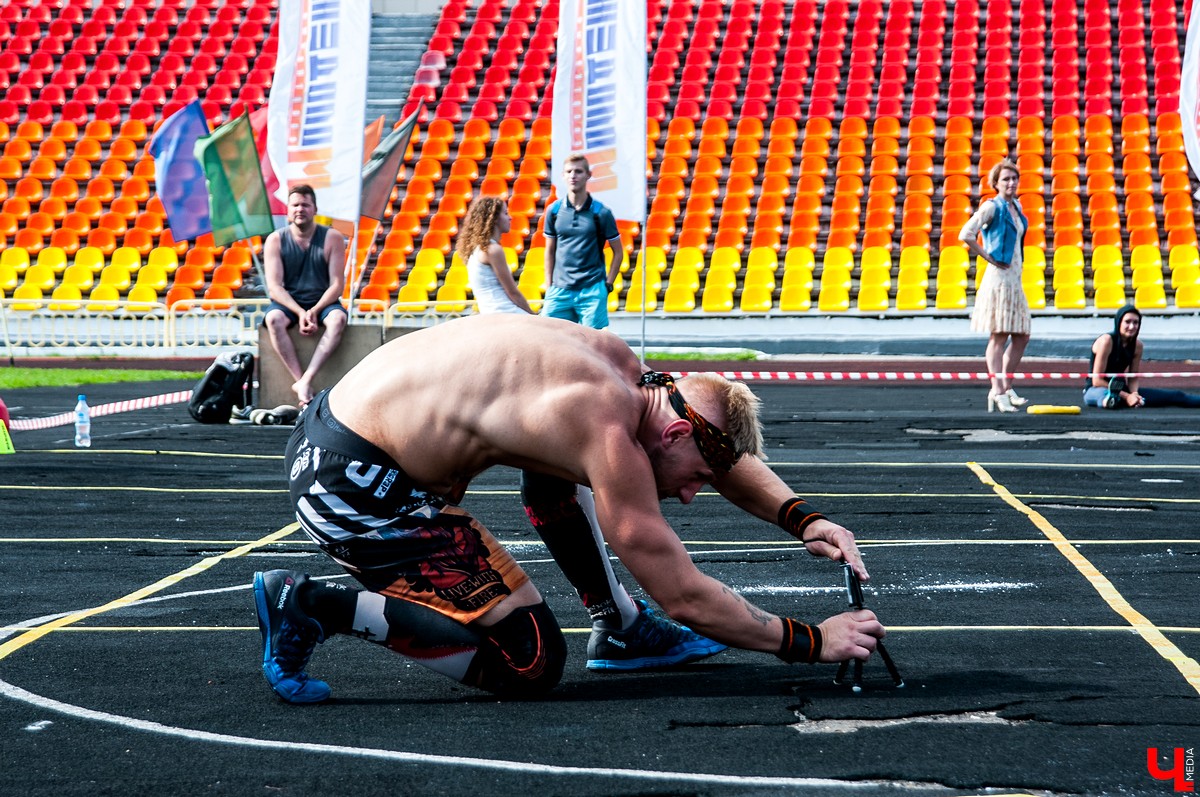 14 июля во Владимире на стадионе “Лыбедь” прошёл ежегодный чемпионат по кроссфиту “РОСИЧ 2018”. В этот раз организаторы выбрали несколько командных комплексов, с которыми может справиться спортсмен любой подготовки