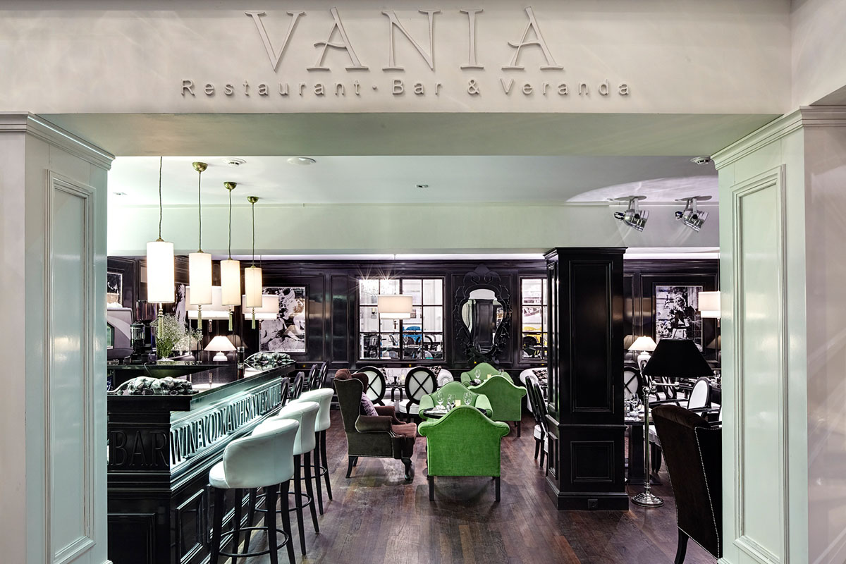 Владимирцы Наталья и Максим Рыжовы поделились с журналистом “Ключ-Медиа” своей историей любви. Максим сделал предложение любимой на 65-м этаже Москва-Сити, а со свадьбы молодожены сразу улетели на другой континент