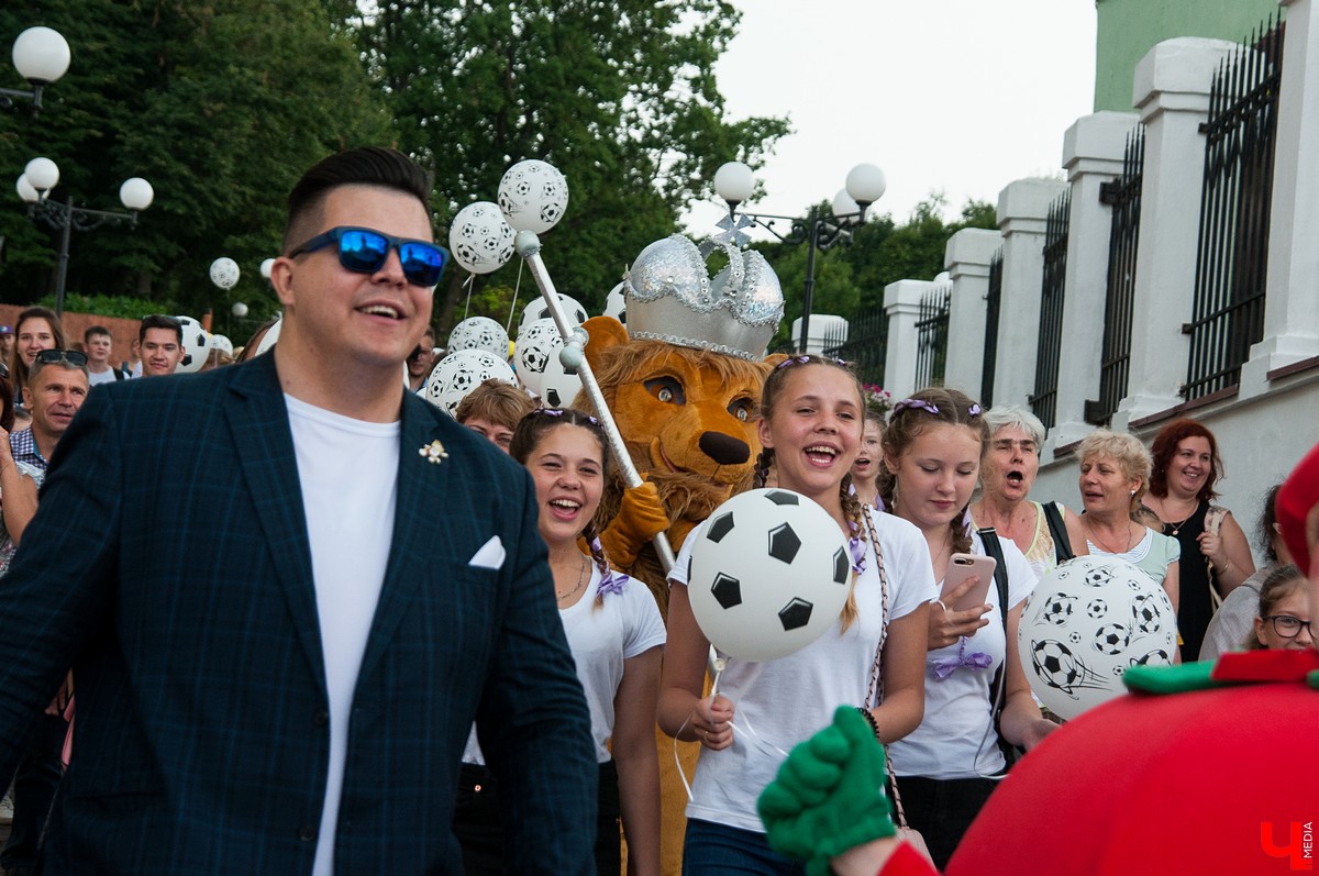 15 июля во Владимире прошел Вишневый спас. В этом году он совпал с окончанием чемпионата мира по футболу, и владимирцы решили отметить это событие по-спортивному