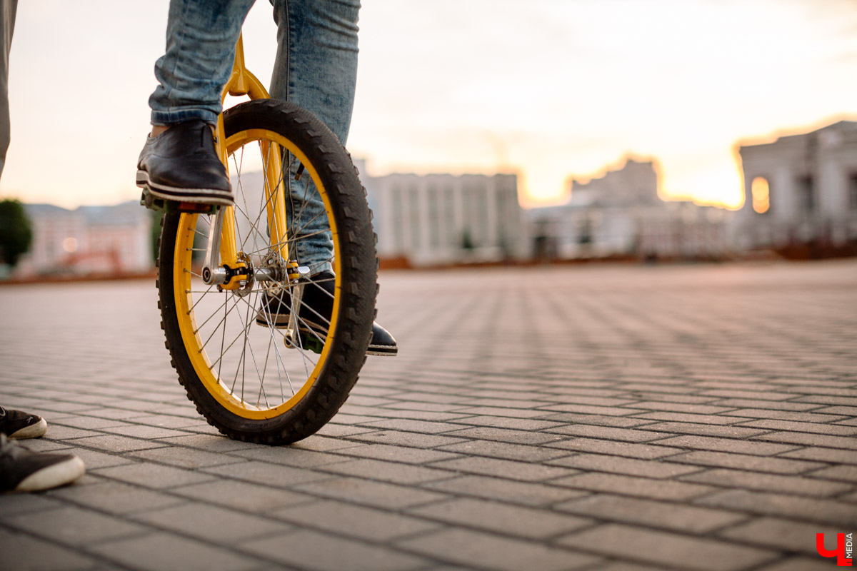 По Владимиру на уницикле