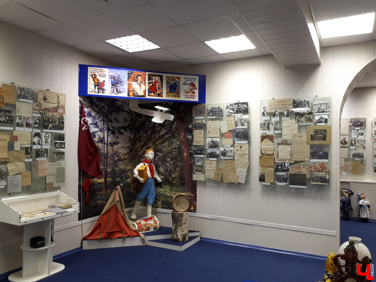 К началу нового учебного года 2018-2019 мы подготовили экскурс в историю владимирской системы образования. Чему учили 200 лет назад, что со временем менялось, и какими были школы в советские годы