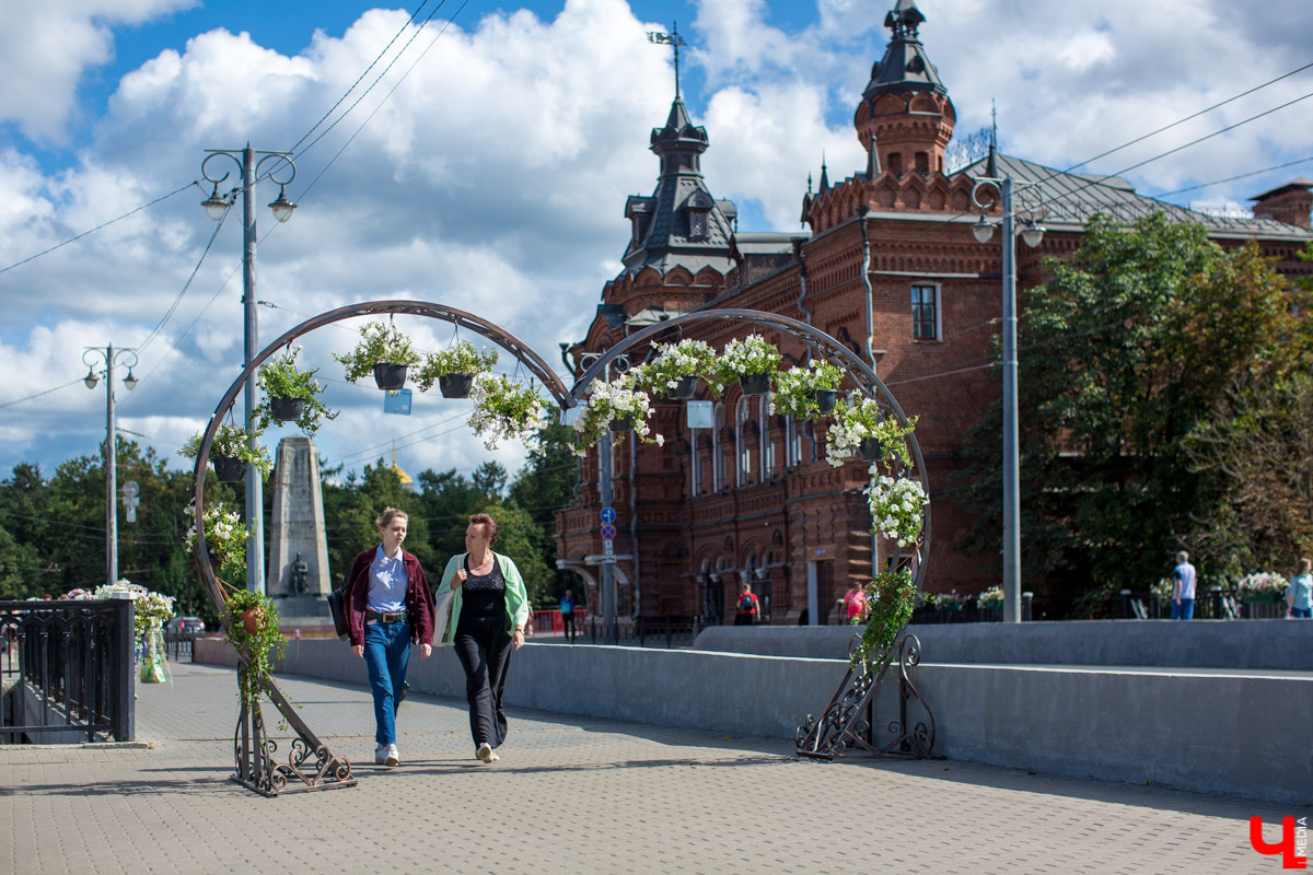 Арки для влюбленных в центре Владимира