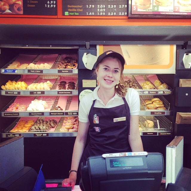 Анастасия Ковальская несколько лет подряд уезжает летом работать в Америку. Корреспондент “Ключ-Медиа” поговорила с девушкой о жизни за океаном, кредитах, работе и американской мечте