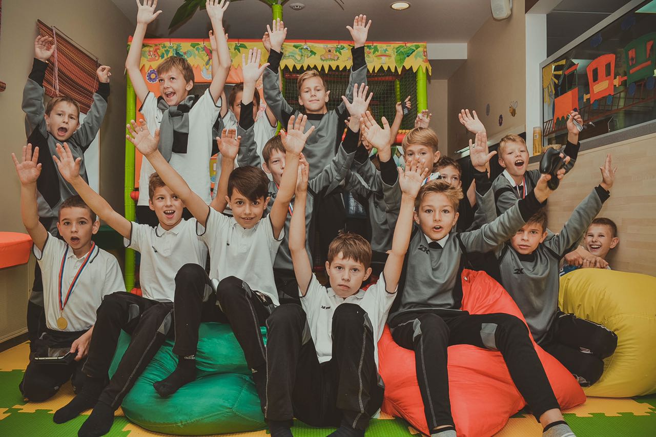 Директор владимирской спортшколы Владимир Исаев сделал прогноз о матче Россия - Хорватия в 1/4 ЧМ по футболу 2018. И рассказал, что владимирские футболисты-юниоры уже готовятся выступить на ЧМ-2022