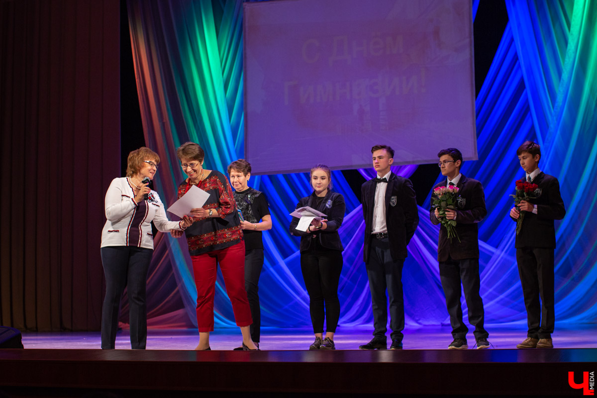 Профессия учителя. Что она скрывает в себе? Чтобы это узнать, мы заглянули во владимирскую гимназию № 23 и побеседовали с ее педагогами на всевозможные темы