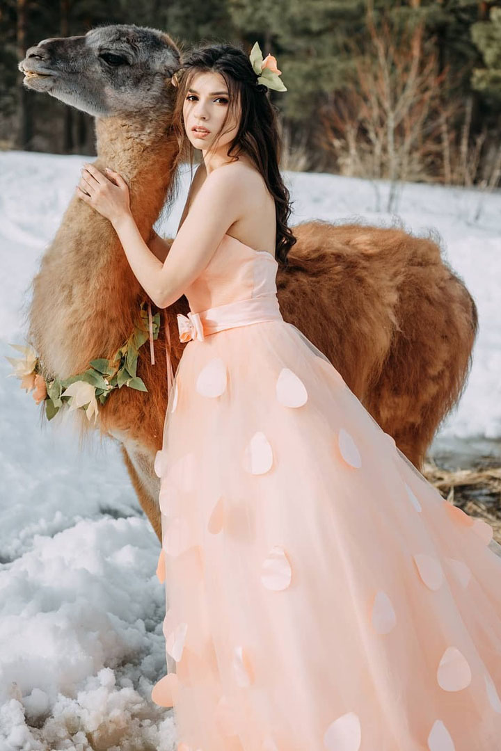 Четвёртая претендентка на звание “Девушка сентября” по версии портала “Ключ-Медиа”. Книжная героиня Мария Честнова