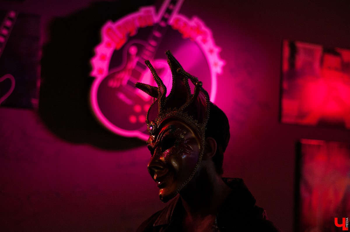 30 сентября во Владимире прошел фестиваль экспериментальной музыки Babooinumfest. В нем приняли участие команды из Владимира и Санкт-Петербурга