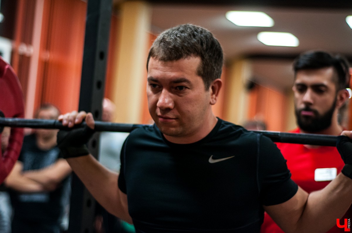 26 октября во Владимире прошли открытые соревнования по классическому пауэрлифтингу. Соревнования включали в себя три этапа. Спортсмены должны были показать свои силы в приседе, жиме лежа и становой тяге