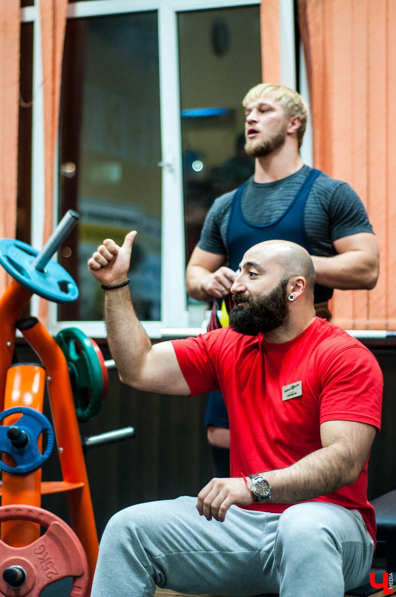 26 октября во Владимире прошли открытые соревнования по классическому пауэрлифтингу. Соревнования включали в себя три этапа. Спортсмены должны были показать свои силы в приседе, жиме лежа и становой тяге