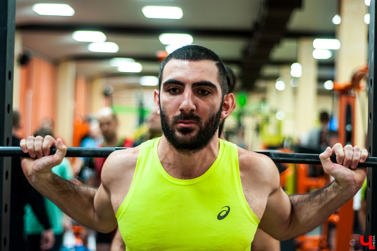 26 октября во Владимире прошли открытые соревнования по классическому пауэрлифтингу. Соревнования включали в себя три этапа. Спортсмены должны были показать свои силы в приседе, жиме лежа и становой тяге