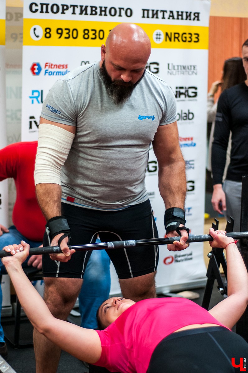 26 октября во Владимире прошли открытые соревнования по классическому пауэрлифтингу. Соревнования включали в себя три этапа. Спортсмены должны были показать свои силы в приседе, жиме лежа и становой тяге