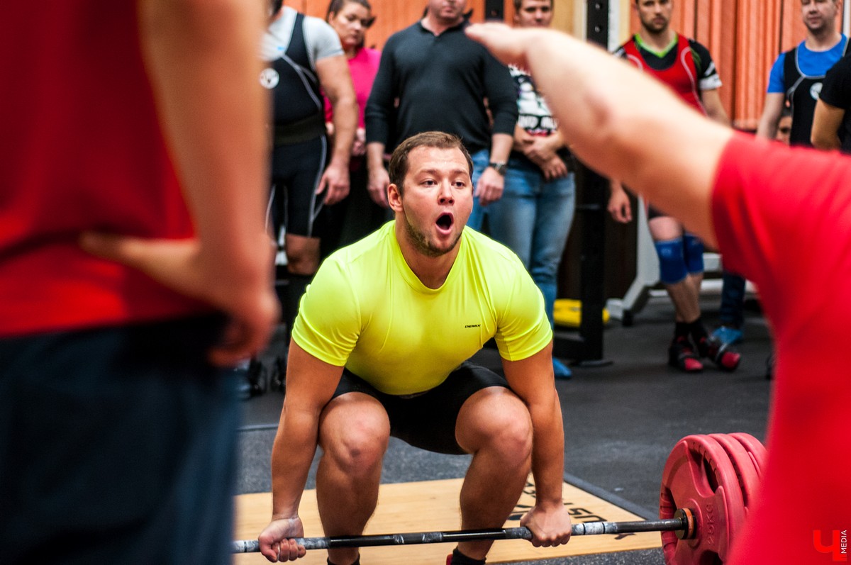 26 октября во Владимире прошли открытые соревнования по классическому пауэрлифтингу. Соревнования включали в себя три этапа. Спортсмены должны были показать свои силы в приседе, жиме лежа и становой тяге