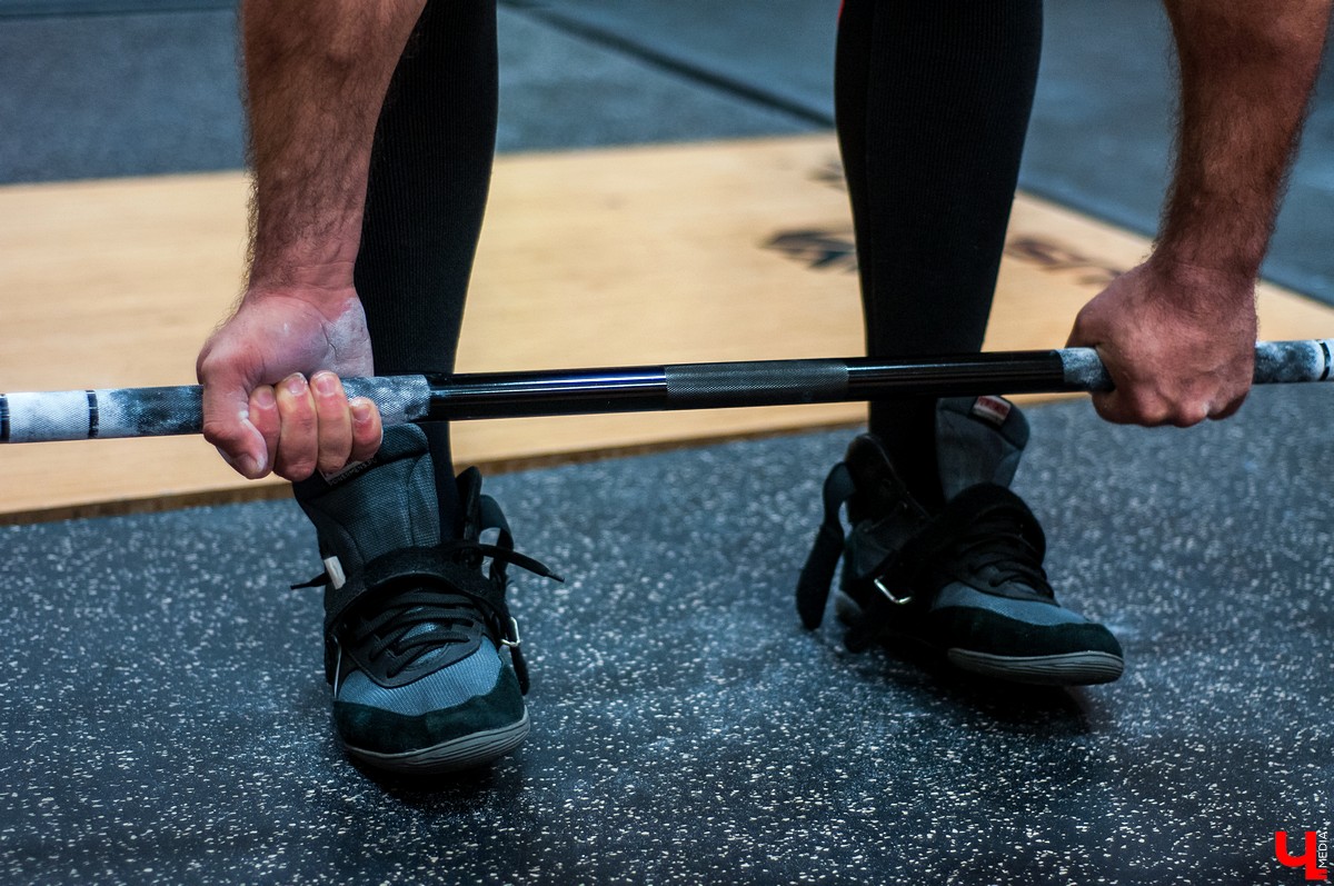 26 октября во Владимире прошли открытые соревнования по классическому пауэрлифтингу. Соревнования включали в себя три этапа. Спортсмены должны были показать свои силы в приседе, жиме лежа и становой тяге