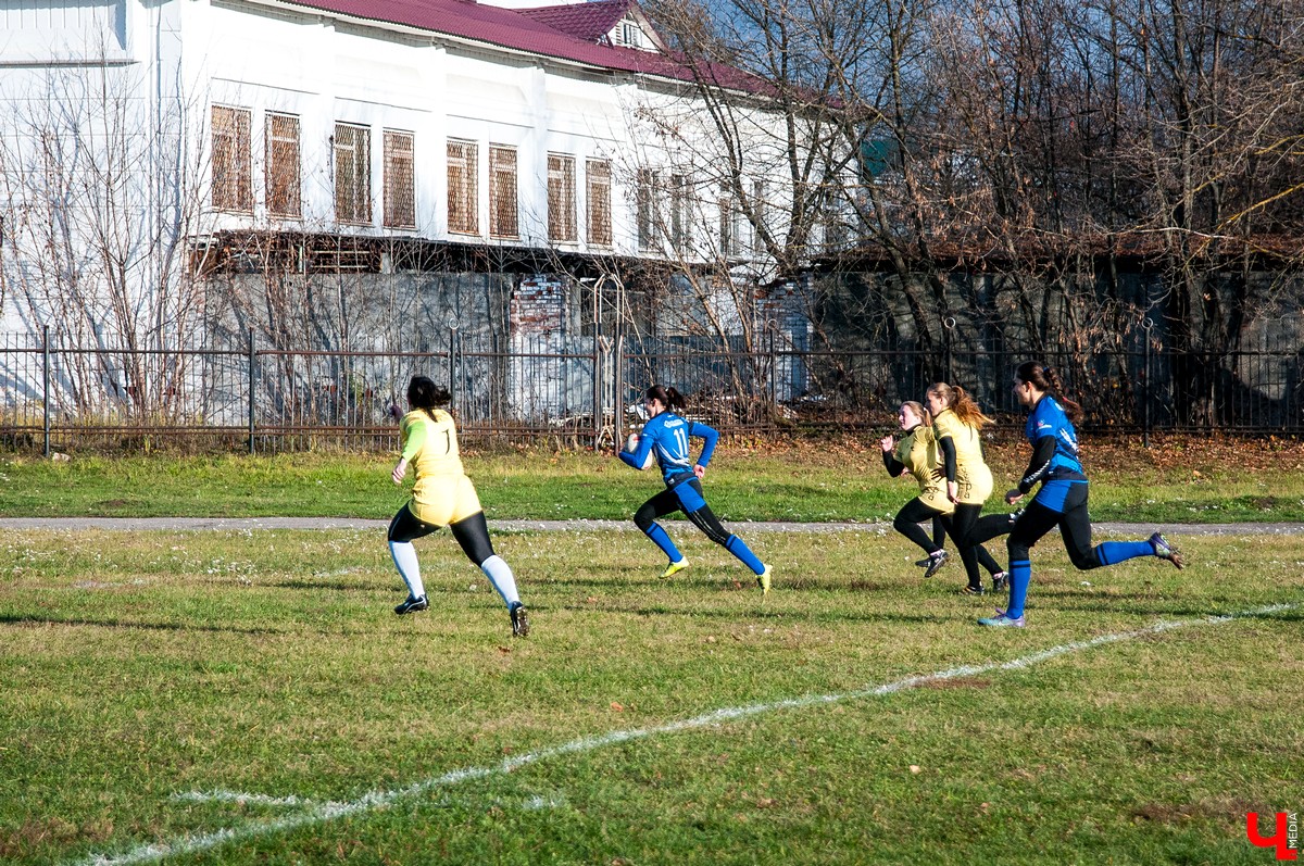 27 октября во Владимире прошел четвертый этап турнира на Кубок Золотого кольца по регби-7 среди женских команд. Победителем соревнований стала РК Флагман из Ярославля