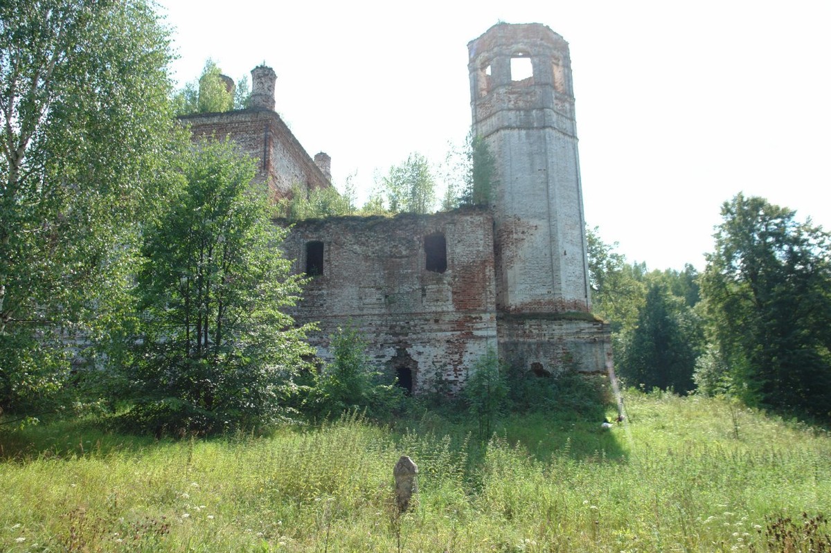 Исследователь аномальных явлений Дмитрий Савва поделился частью своего архива - захватывающими историями о призраках. Все они рассказаны очевидцами