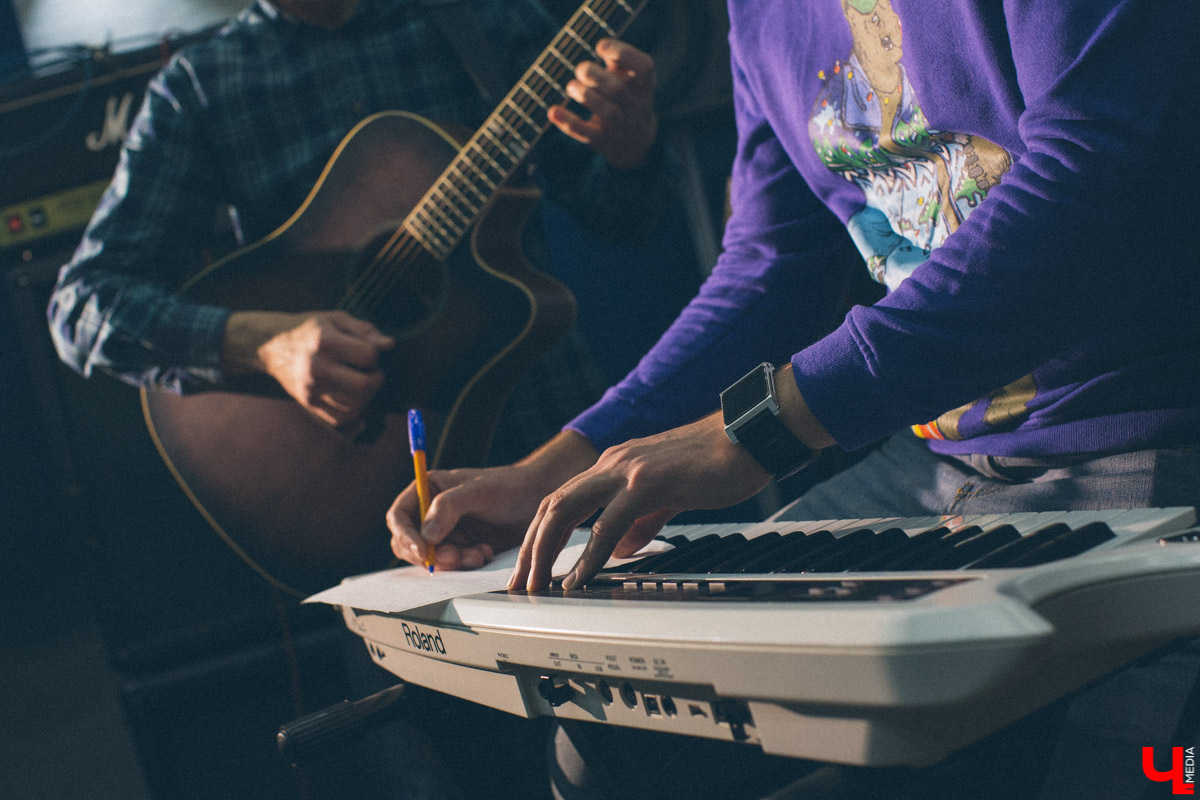 Клавишник кавер-квартета «Kiss me twice» Елисей Карпов рассказал про закульсье шоу «Голос. Перезагрузка»