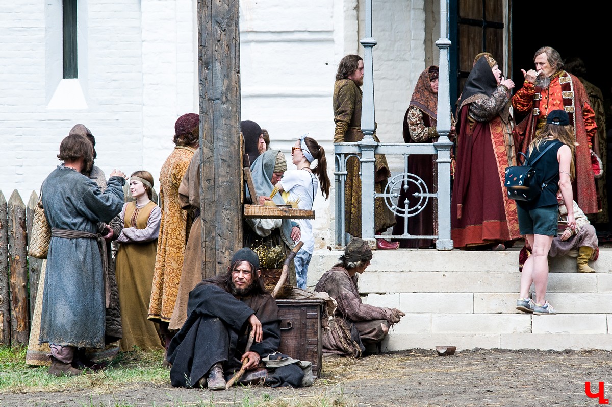 5 ноября вышла первая серия картины “Годунов”. Фильм снимался в Суздале с участием владимирских актеров массовых сцен