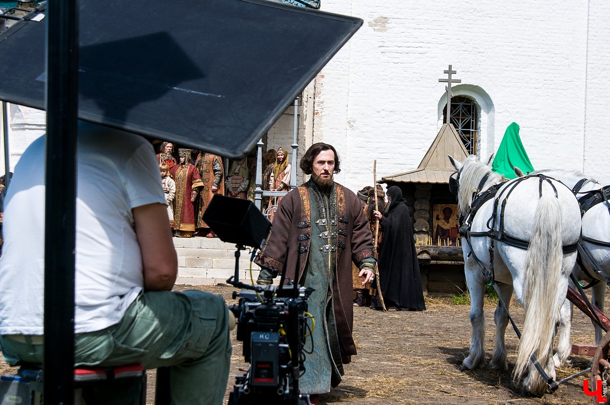 5 ноября вышла первая серия картины “Годунов”. Фильм снимался в Суздале с участием владимирских актеров массовых сцен