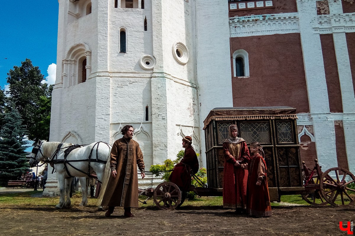 5 ноября вышла первая серия картины “Годунов”. Фильм снимался в Суздале с участием владимирских актеров массовых сцен