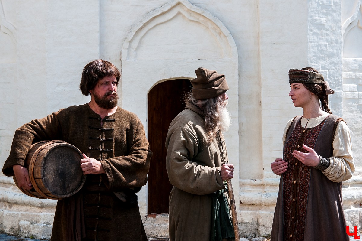 5 ноября вышла первая серия картины “Годунов”. Фильм снимался в Суздале с участием владимирских актеров массовых сцен