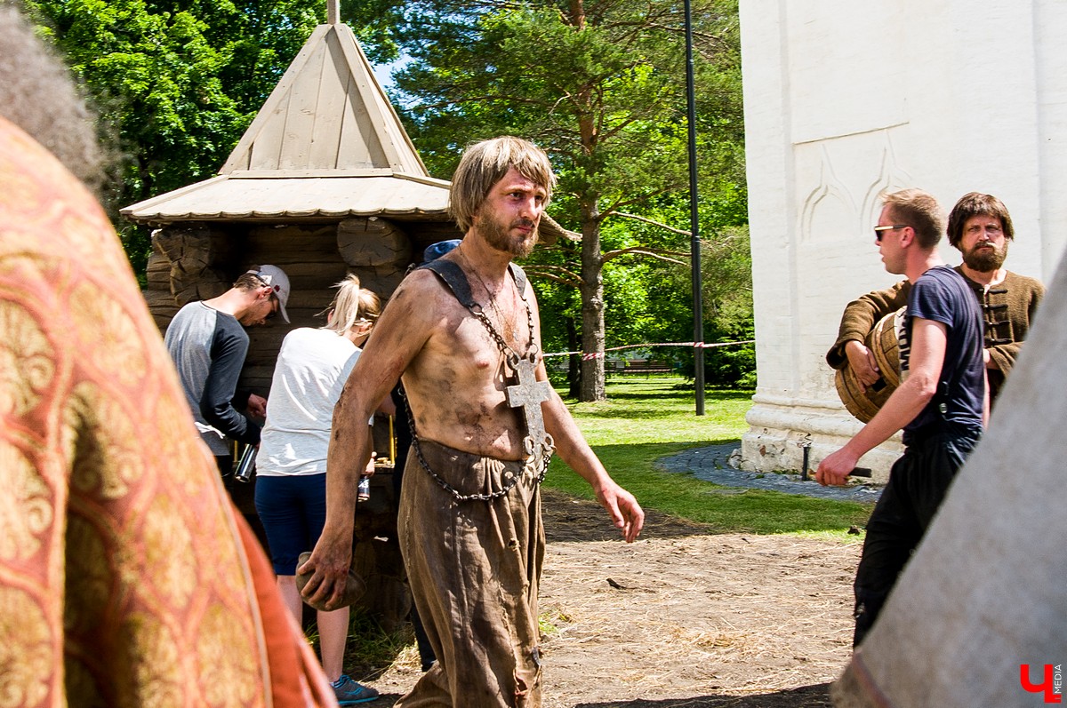 5 ноября вышла первая серия картины “Годунов”. Фильм снимался в Суздале с участием владимирских актеров массовых сцен