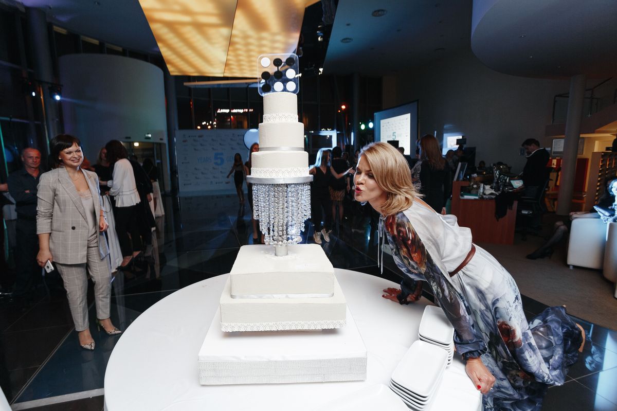 Салон Gen87 и Gen87Beauty грандиозно отметили 5-летие своей деятельности во Владимире. На празднике собрались самые яркие представители поколения AGELESS