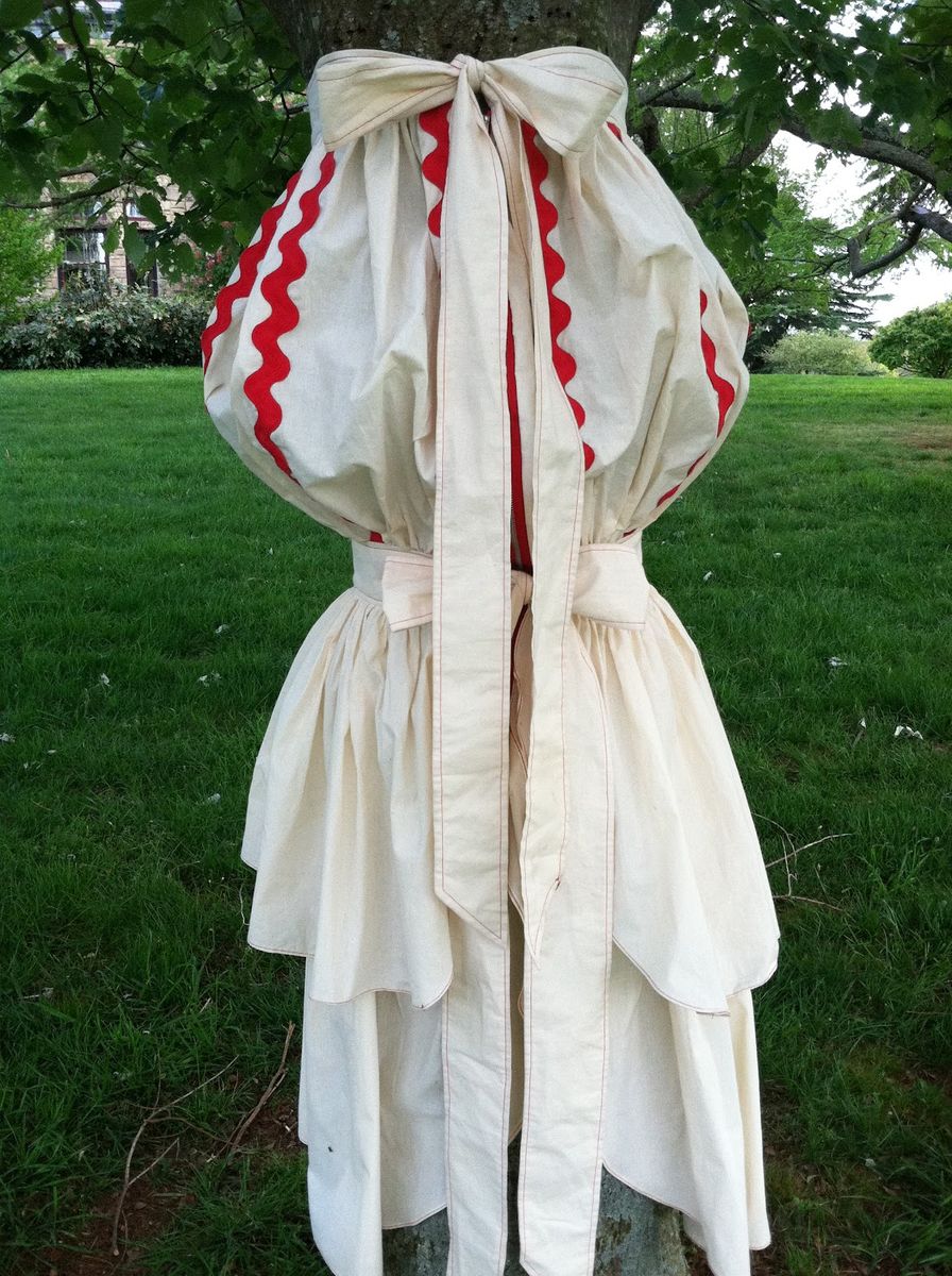 Парк «Дружба» предлагает всем желающим принять участие в конкурсе «Одень дерево - герои «Союзмультфильма»