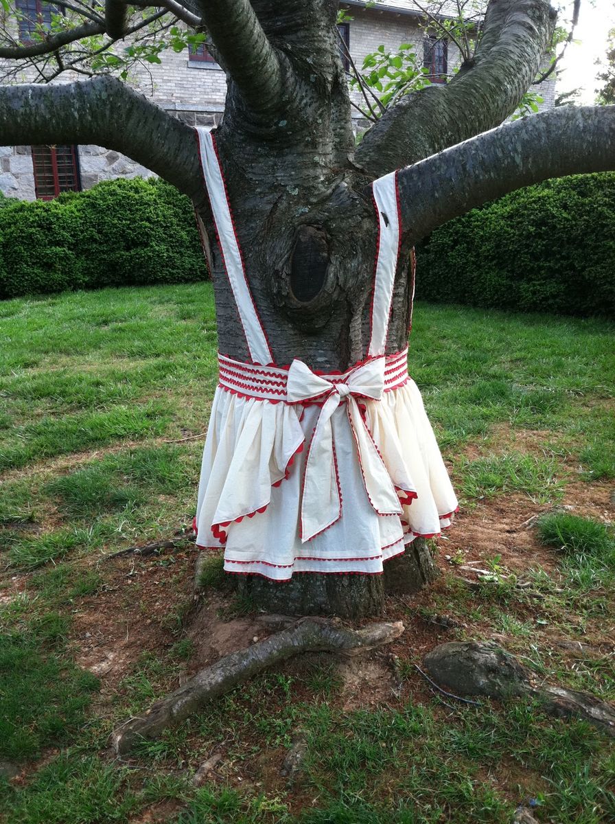 Парк «Дружба» предлагает всем желающим принять участие в конкурсе «Одень дерево - герои «Союзмультфильма»