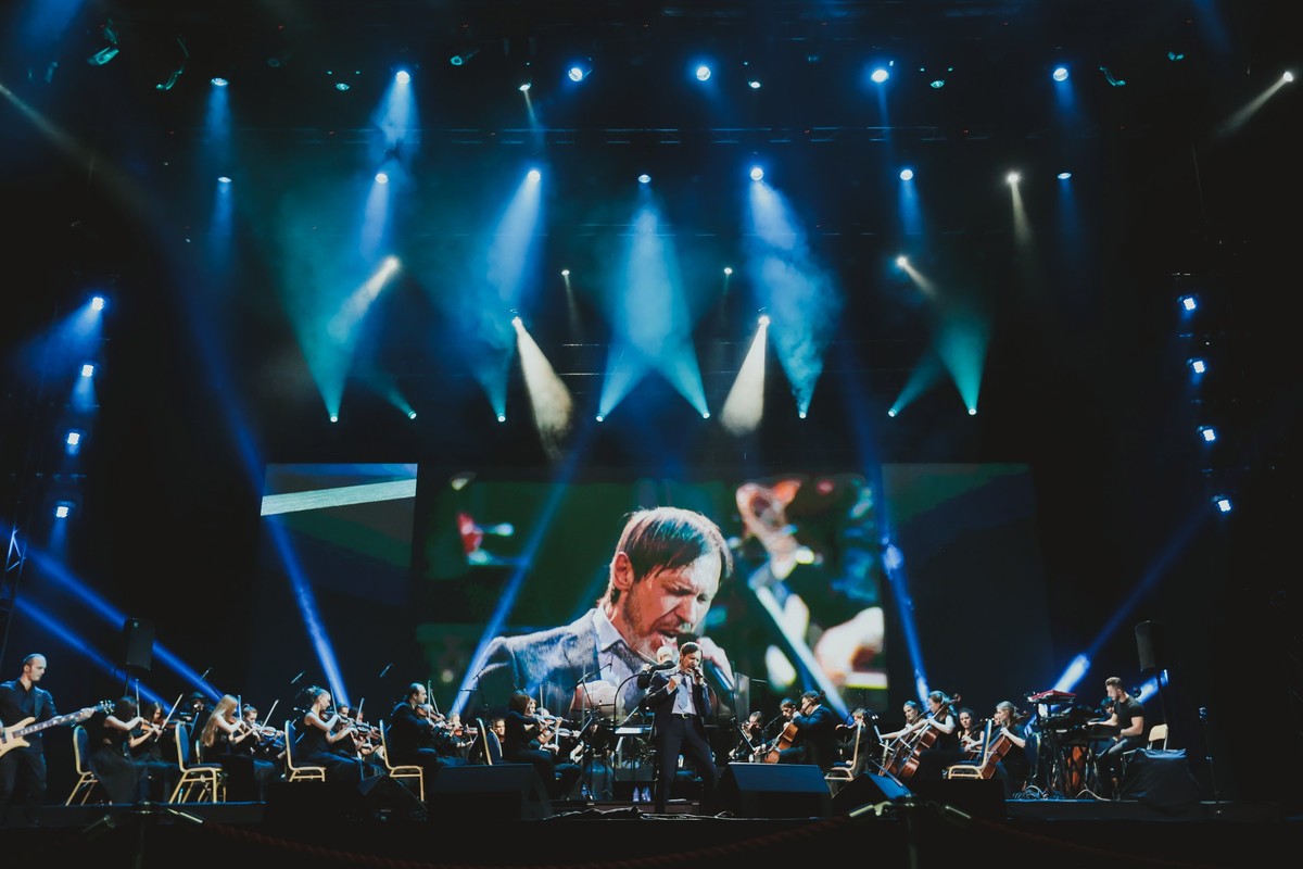 Разговор с музыкантом Олегом Губановым, который снимается в телепроектах на центральных каналах и выступает со звездами. И у нас есть небольшой, но повод для гордости. Олег - наш, владимирский. Он прожил в городе 13 лет