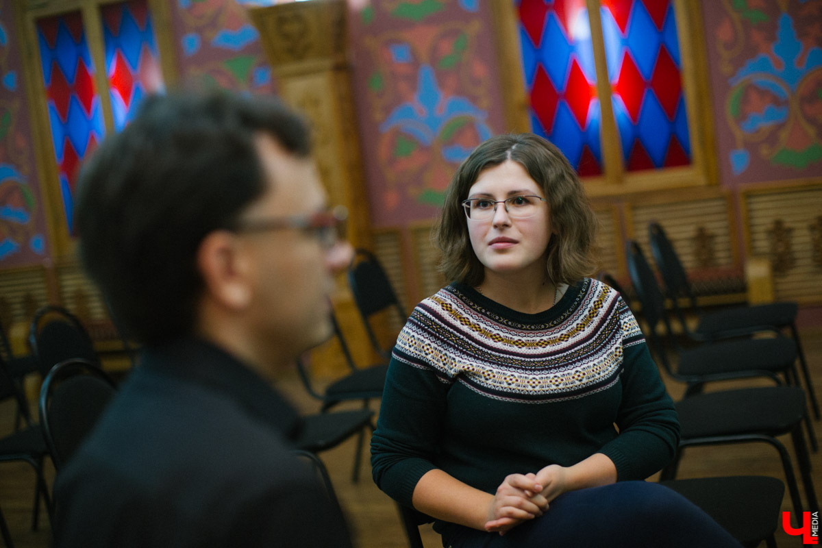 Разговор с музыкантом Олегом Губановым, который снимается в телепроектах на центральных каналах и выступает со звездами. И у нас есть небольшой, но повод для гордости. Олег - наш, владимирский. Он прожил в городе 13 лет