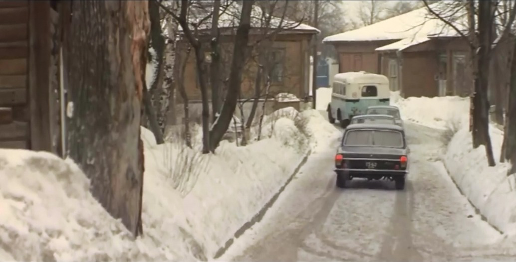 Как раньше называлась улица Горького? Что было на месте ВлГУ? Как сюда попал Олег Янковский? Об истории центральной магистрали Владимира мы поговорили с краеведом-любителем Александром Прониным