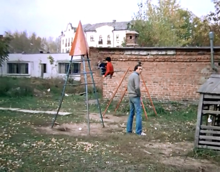 Как раньше называлась улица Горького? Что было на месте ВлГУ? Как сюда попал Олег Янковский? Об истории центральной магистрали Владимира мы поговорили с краеведом-любителем Александром Прониным