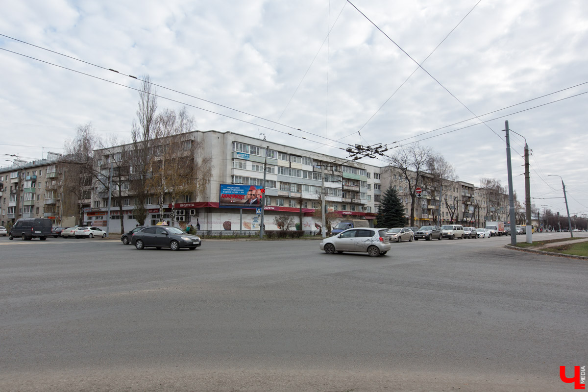 Как раньше называлась улица Горького? Что было на месте ВлГУ? Как сюда попал Олег Янковский? Об истории центральной магистрали Владимира мы поговорили с краеведом-любителем Александром Прониным