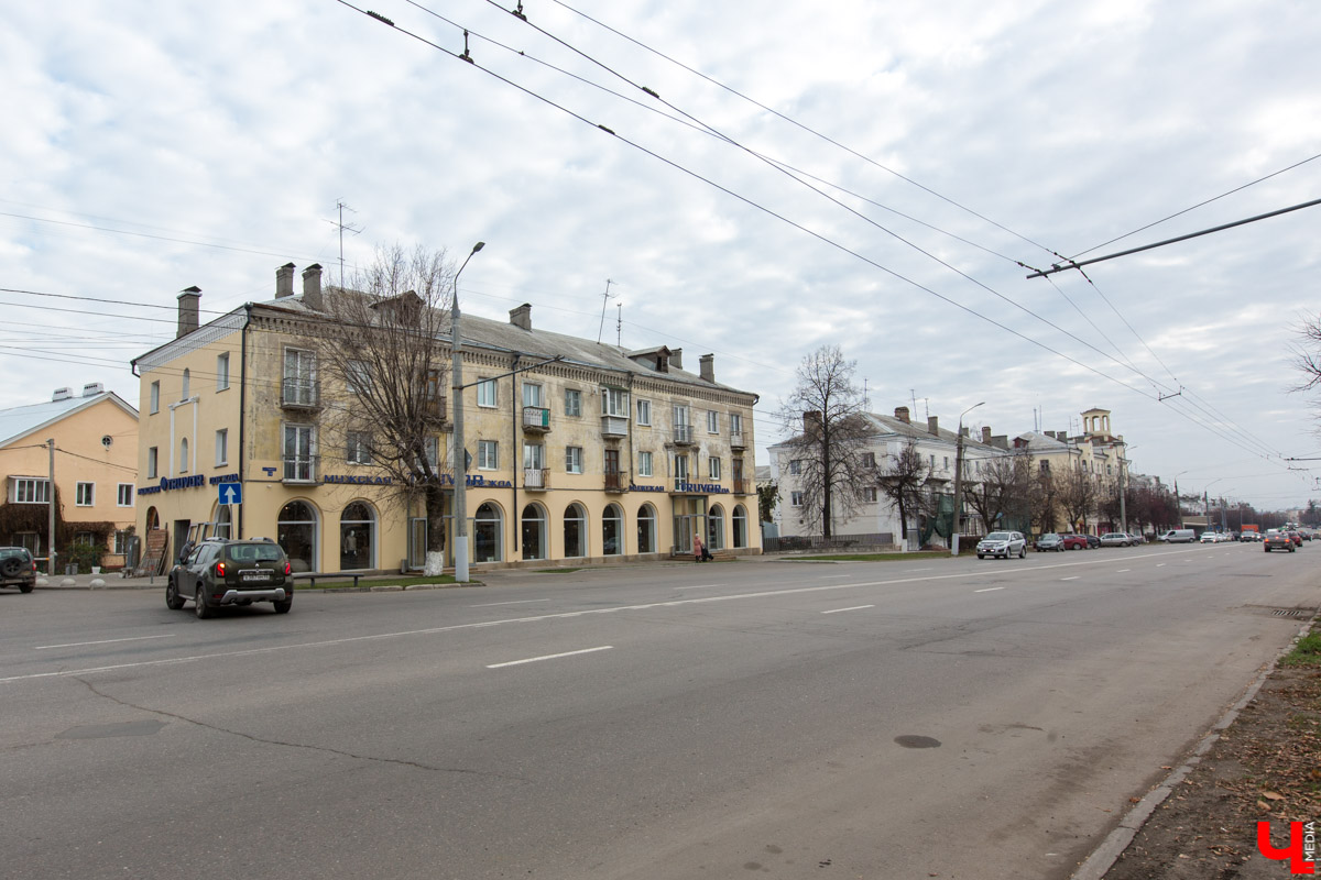 Как раньше называлась улица Горького? Что было на месте ВлГУ? Как сюда попал Олег Янковский? Об истории центральной магистрали Владимира мы поговорили с краеведом-любителем Александром Прониным