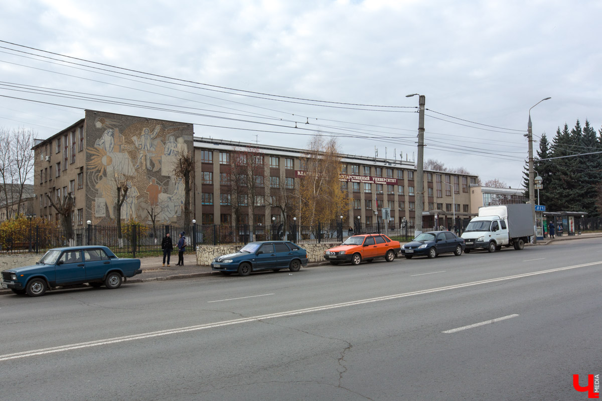 Как раньше называлась улица Горького? Что было на месте ВлГУ? Как сюда попал Олег Янковский? Об истории центральной магистрали Владимира мы поговорили с краеведом-любителем Александром Прониным