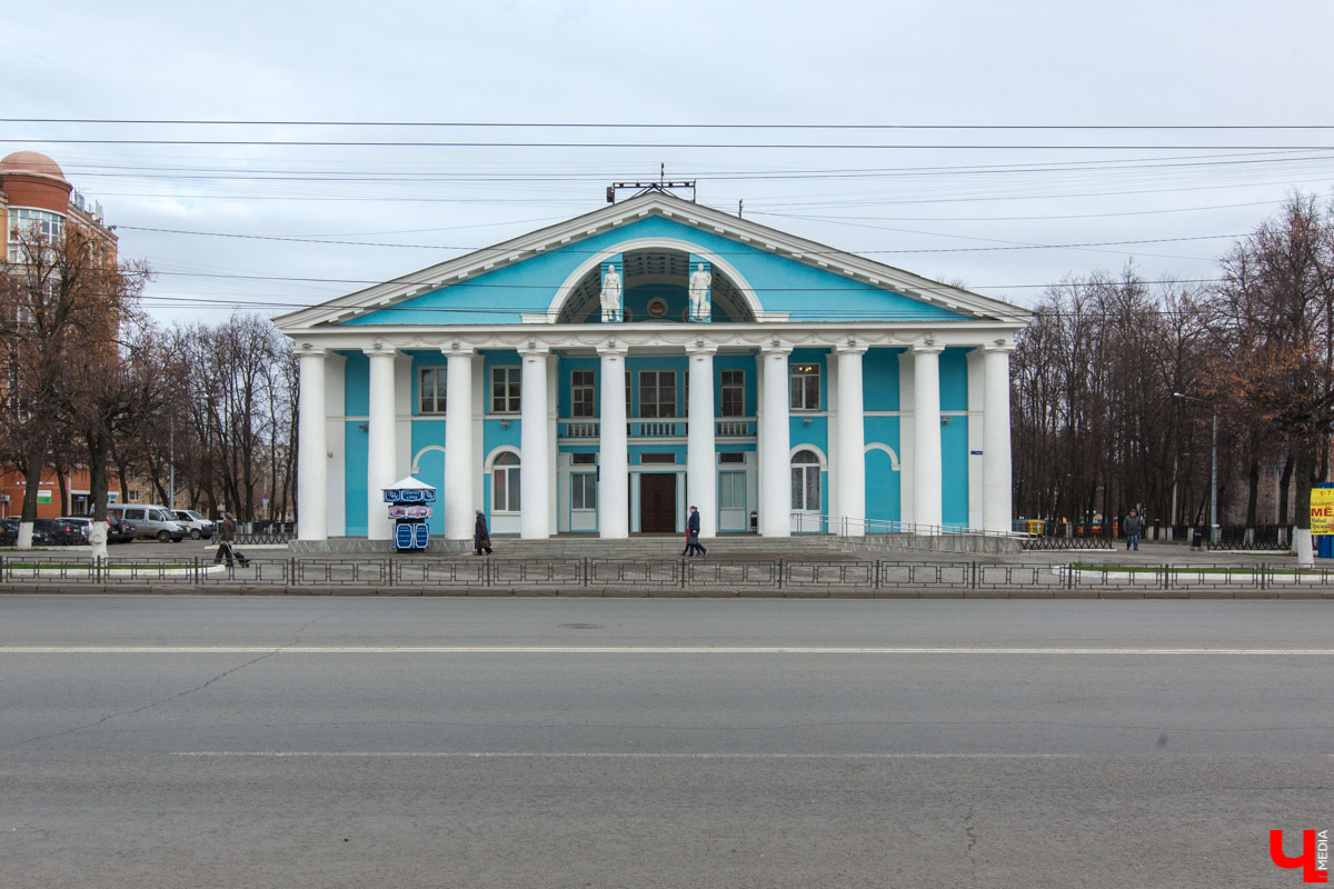 Как раньше называлась улица Горького? Что было на месте ВлГУ? Как сюда попал Олег Янковский? Об истории центральной магистрали Владимира мы поговорили с краеведом-любителем Александром Прониным