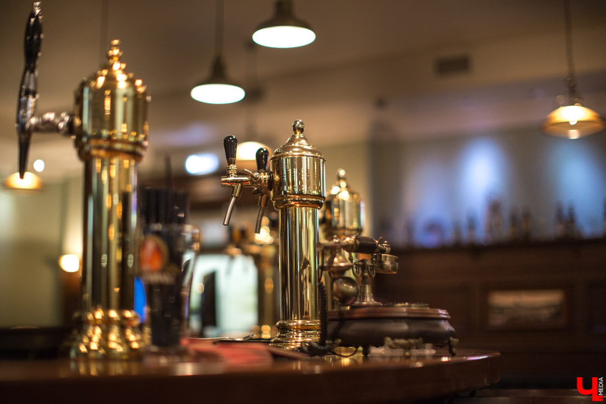 Блогеры устроили инста-ужин в ресторане “Чески Крумлов” и оценили национальные блюда Чехии: смажек, “Свичкова” на сливках, “Брамборачка”, свиные ребрышки и “Вепрево колено”