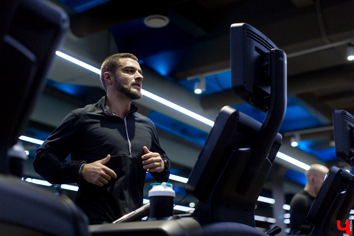 Пообщались с командой Salmon Family. Посмотрели на их тренировку и совместный завтрак в сети заведений Дениса Найденова, идейного вдохновителя владимирских заведений “Лосось и кофе” и “Поющий лосось”