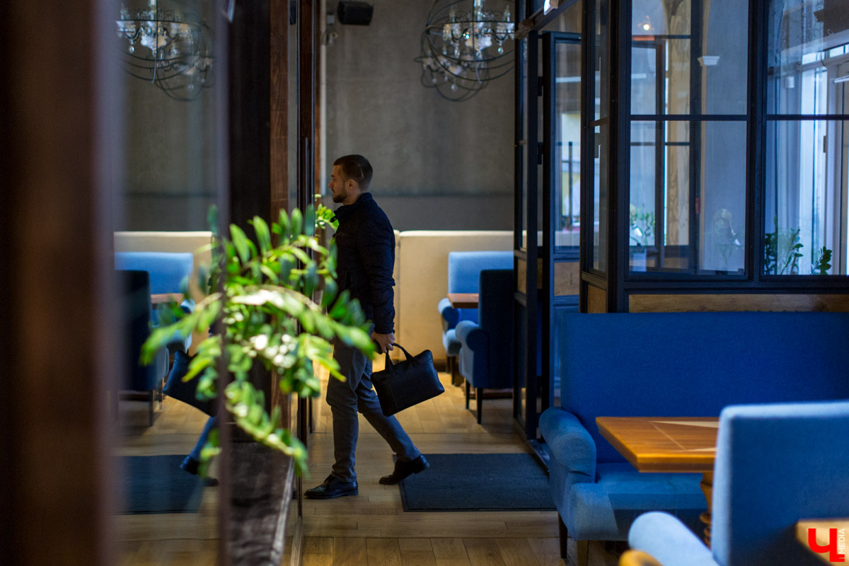 Пообщались с командой Salmon Family. Посмотрели на их тренировку и совместный завтрак в сети заведений Дениса Найденова, идейного вдохновителя владимирских заведений “Лосось и кофе” и “Поющий лосось”