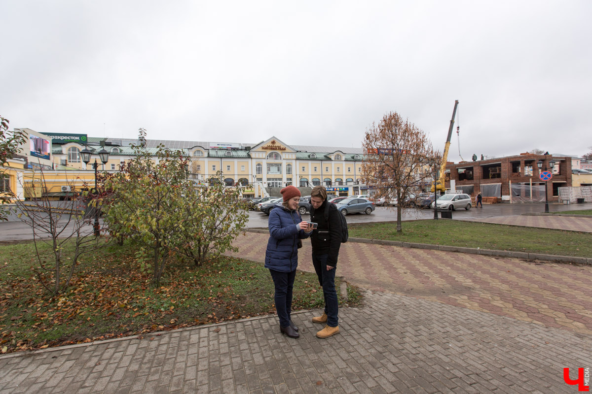 Владимирские Торговые ряды начали строить в 1787 году. И их видоизменение продолжается до сих пор. Как менялся облик знакомого всем горожанам здания