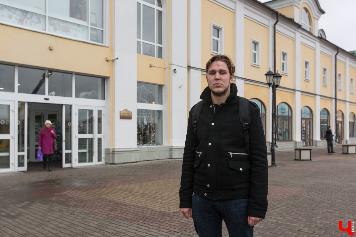 Владимирские Торговые ряды начали строить в 1787 году. И их видоизменение продолжается до сих пор. Как менялся облик знакомого всем горожанам здания