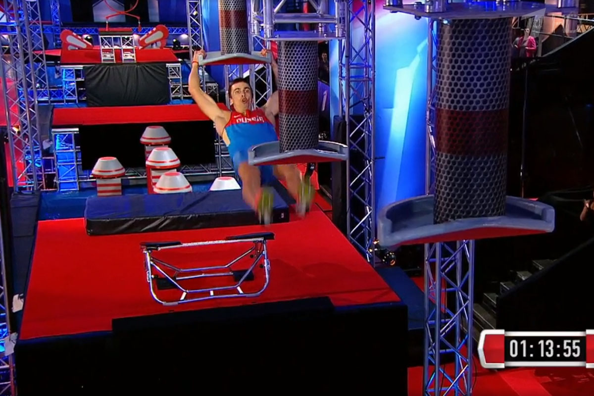 18 ноября на шоу Первого канала “Русский ниндзя” сложнейшие испытания проходил 27-летний Герман Давыдов, военнослужащий и мастер спорта России по полиатлону из Коврова