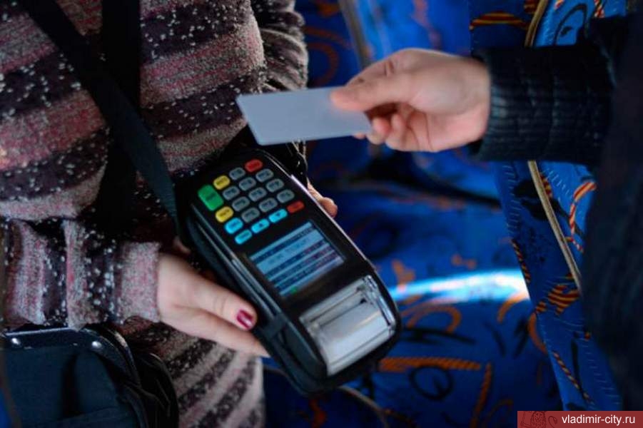 Обзор изменений в городской среде Владимира. Новогодние украшения, дополнительное освещение, каток в центре города и валидаторы в общественном транспорте