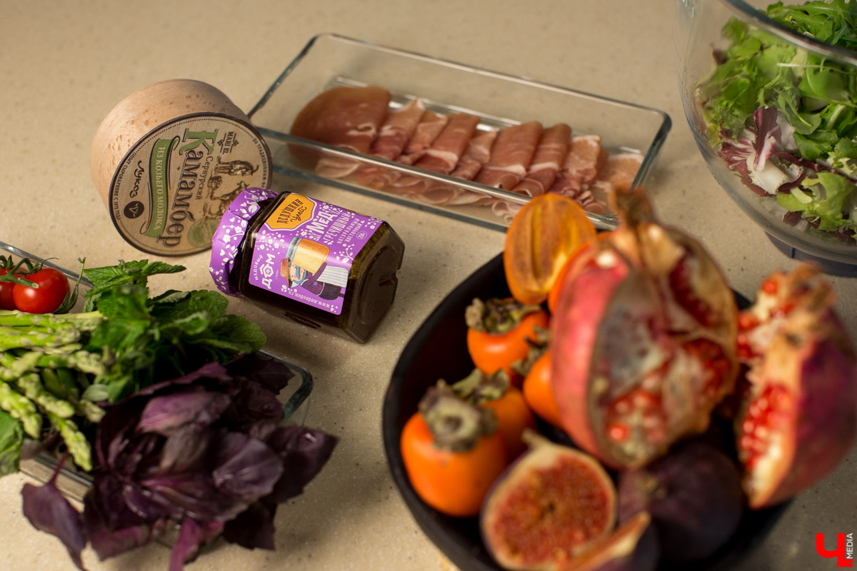 Шеф Дмитрий Орловский научил певицу Дарью Шигину готовить эротический салат, полезный для голосовых связок